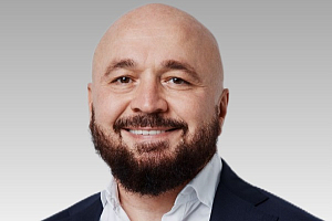 Имплантация передних зубов